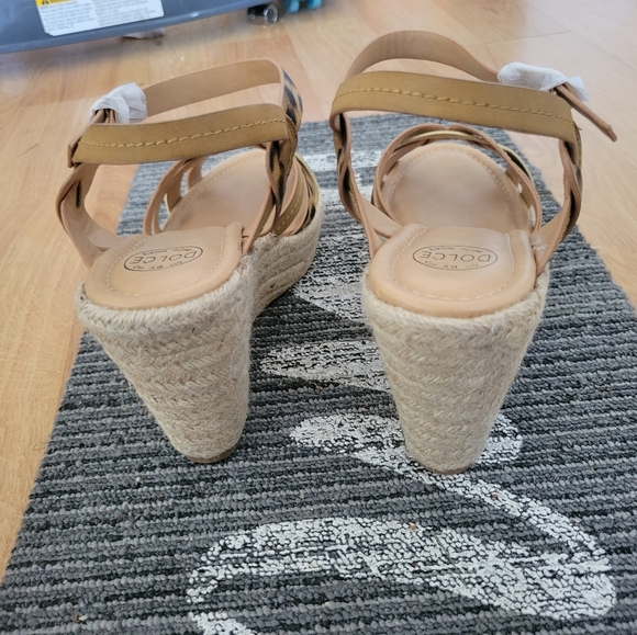 DOLCE BY MOJO MOXY tan cheetah print shoes - Picture 2 of 9